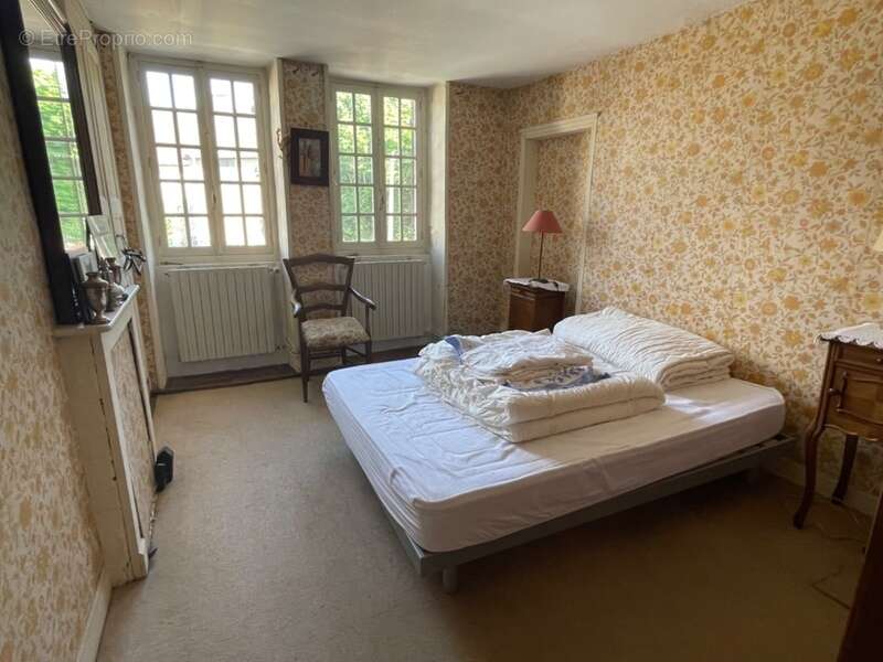 Maison à BUSSIERE-DUNOISE