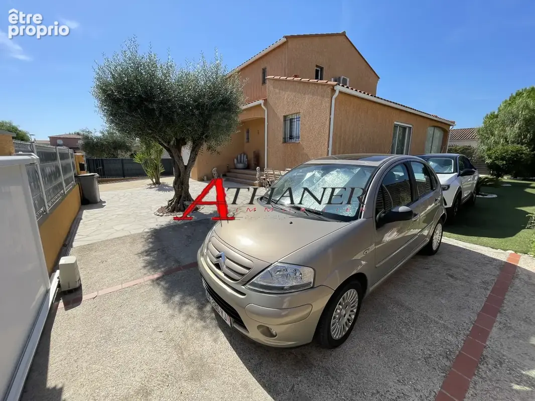 Palau Del Vidre - Villa 5 Pièces de 140m2 avec Piscine et 467m2 de Terrain - photo 17