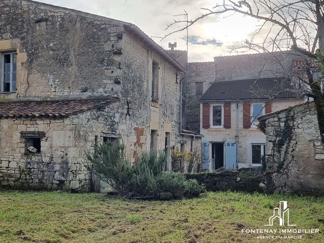 Maison à FONTENAY-LE-COMTE