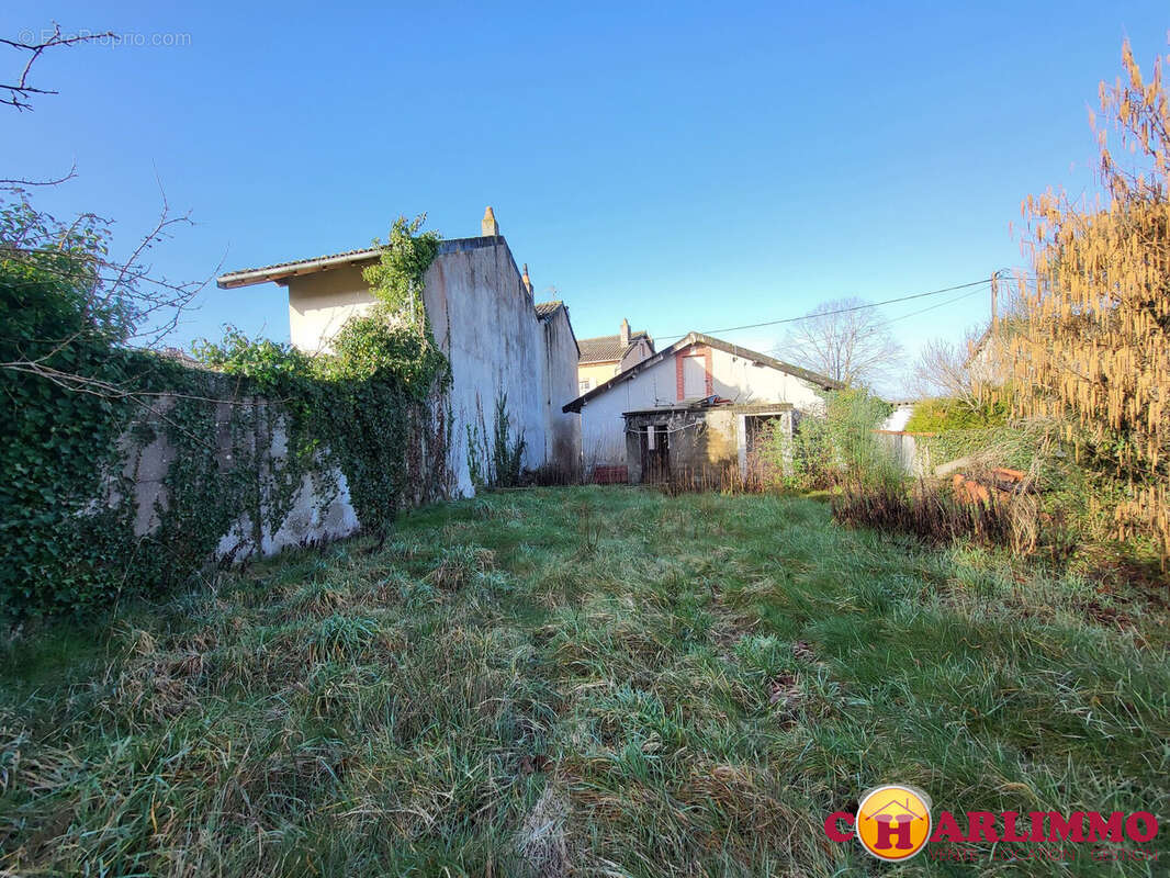 Maison à SAINT-JUNIEN