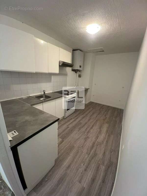 Appartement à BAGNOLS-SUR-CEZE