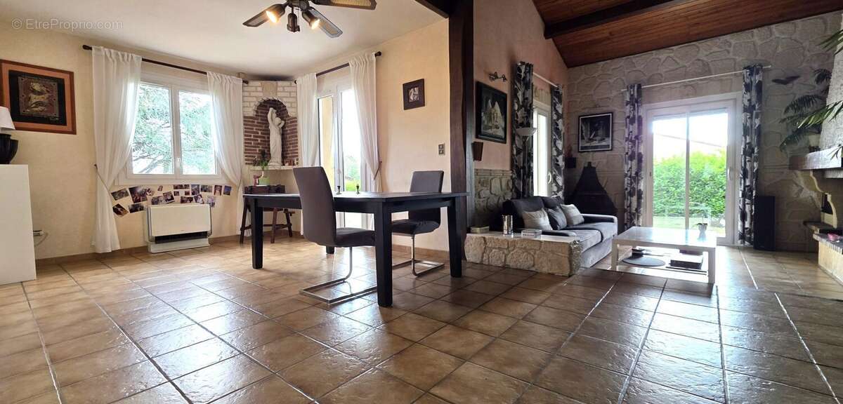 Maison 209 m² à Montlaur  - photo 4