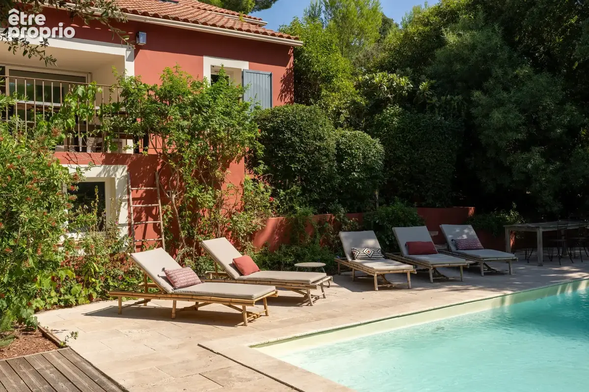 Proche Brusc - Villa T7 avec piscine - photo 26