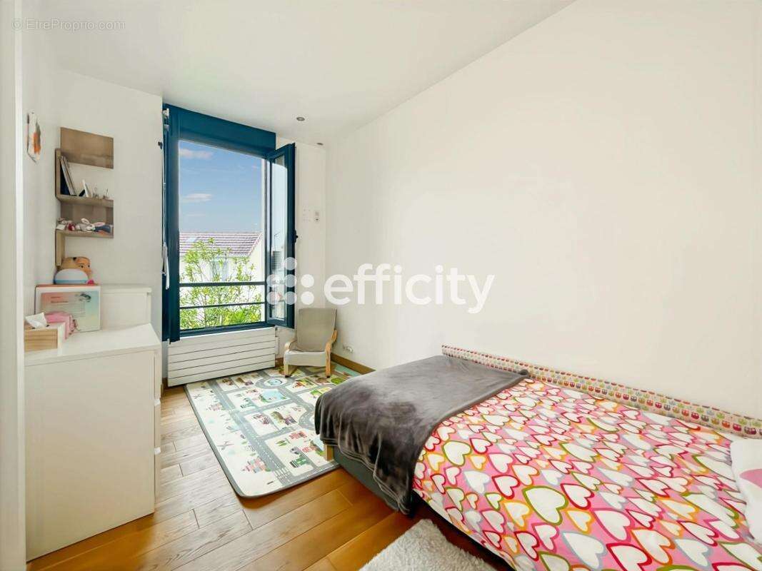 Maison 150 m² à Chaville  - photo 9
