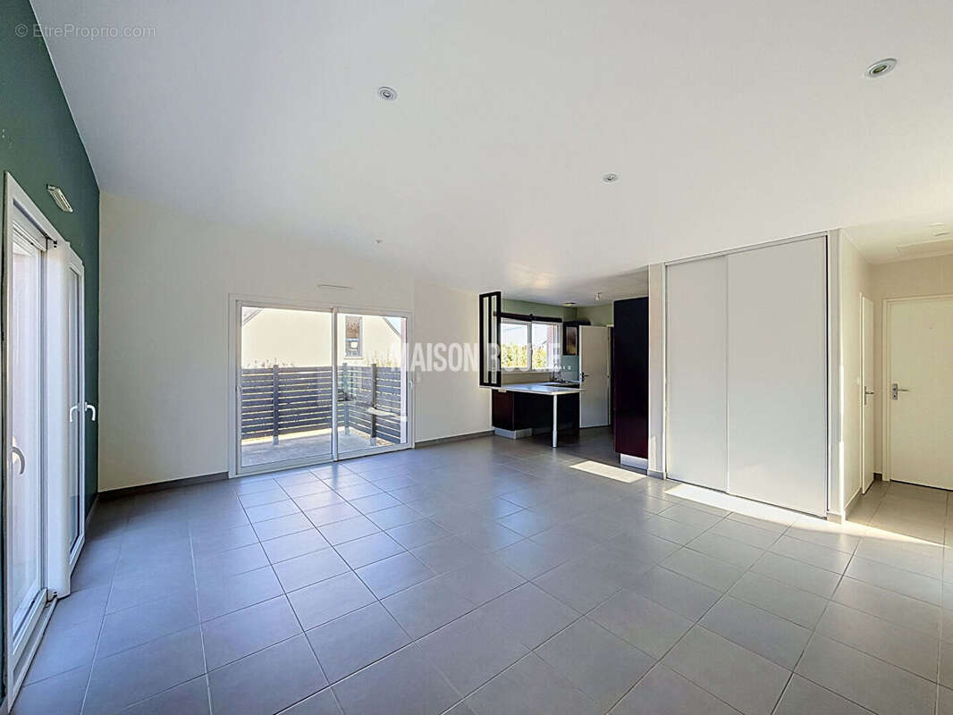 Maison de plain-pied avec quatre chambres et jardin - photo 6