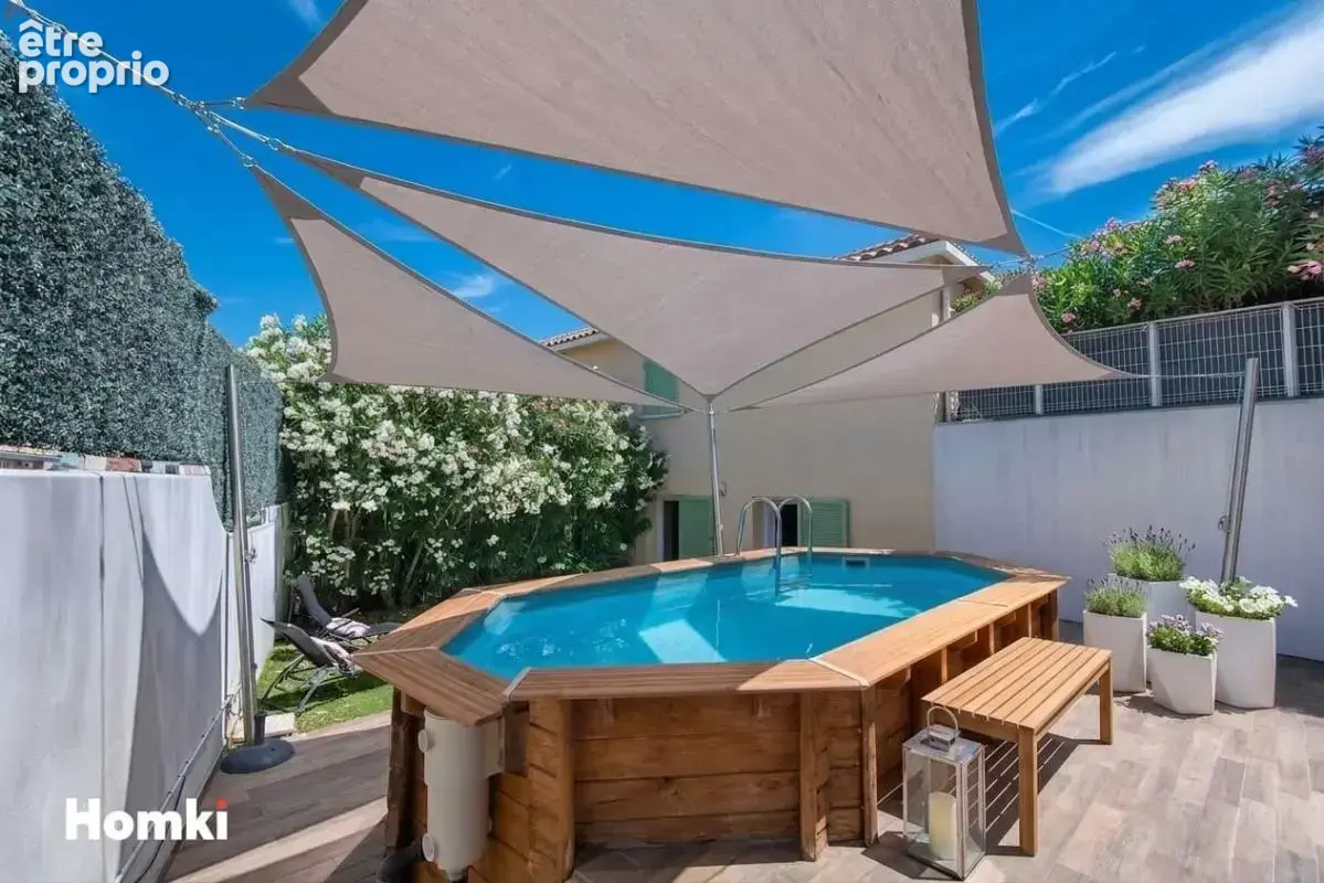 Maison à CHATEAUNEUF-LES-MARTIGUES