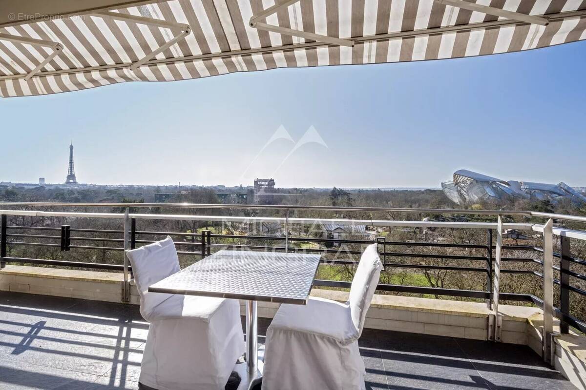 Appartement à NEUILLY-SUR-SEINE