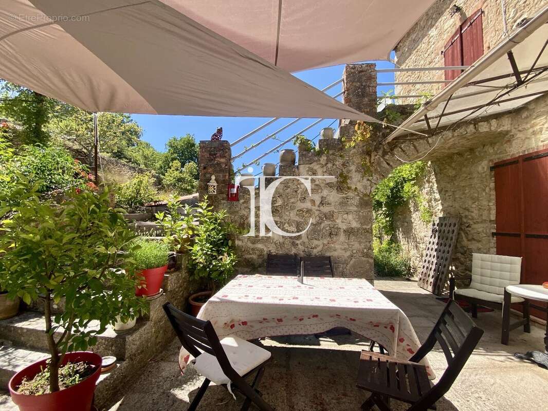 Maison à SAINT-PAUL-LE-JEUNE