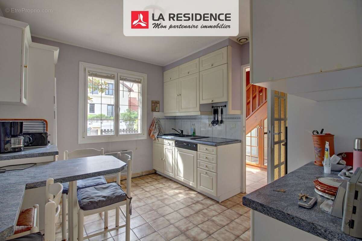 Maison à LES MUREAUX