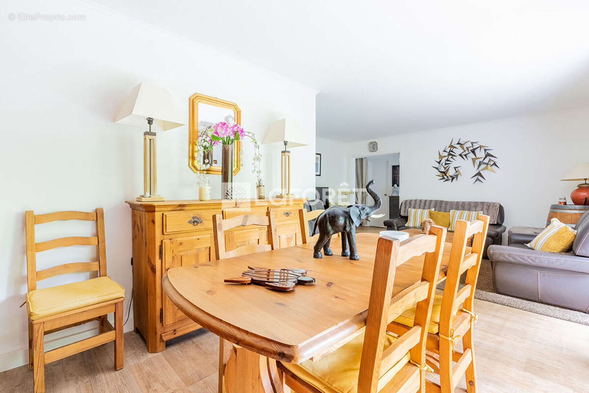 Appartement à CHILLY-MAZARIN