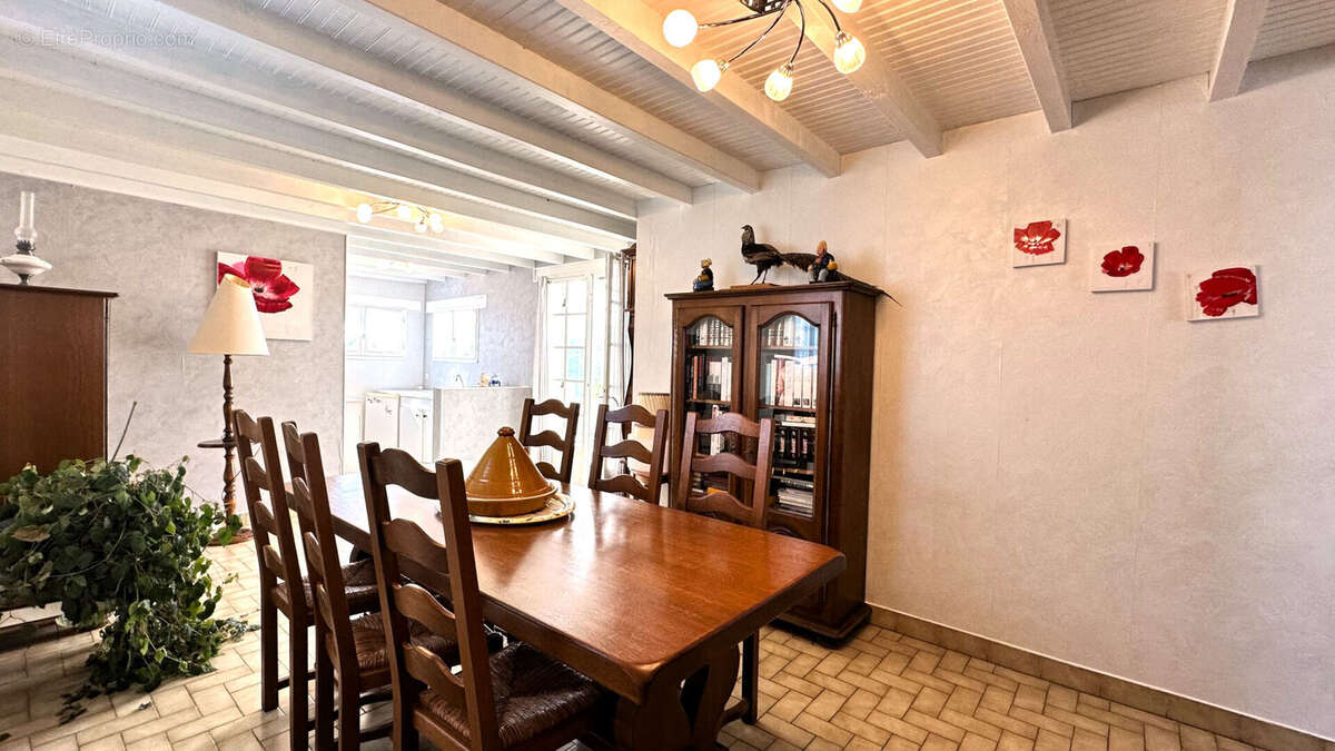 Maison à SAINT-ARNOULT-DES-BOIS