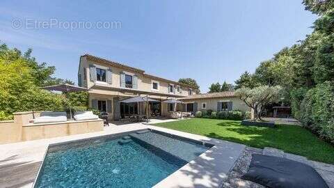 Maison à MAUSSANE-LES-ALPILLES