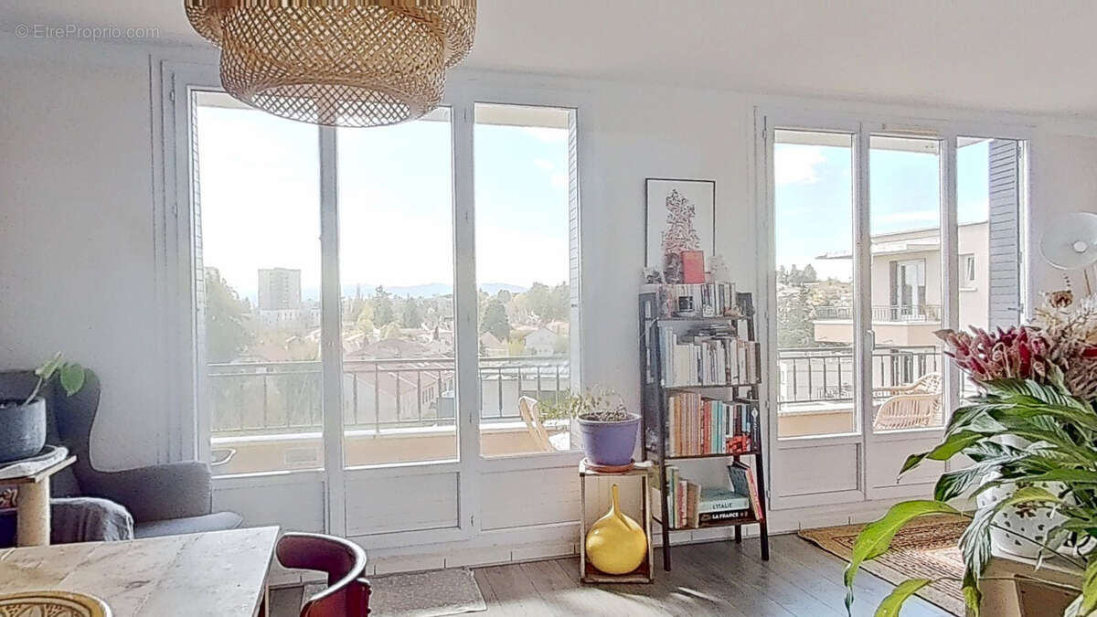 Appartement à CHAMPAGNE-AU-MONT-D'OR