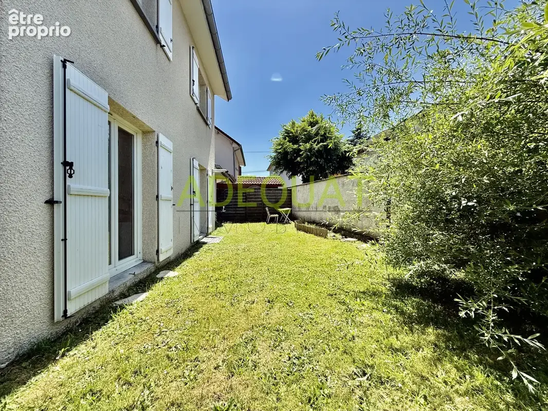 LA BATIE MONTGASCON, maison individuelle / 3 chambres / garage / terrain de 271m2... - photo 2