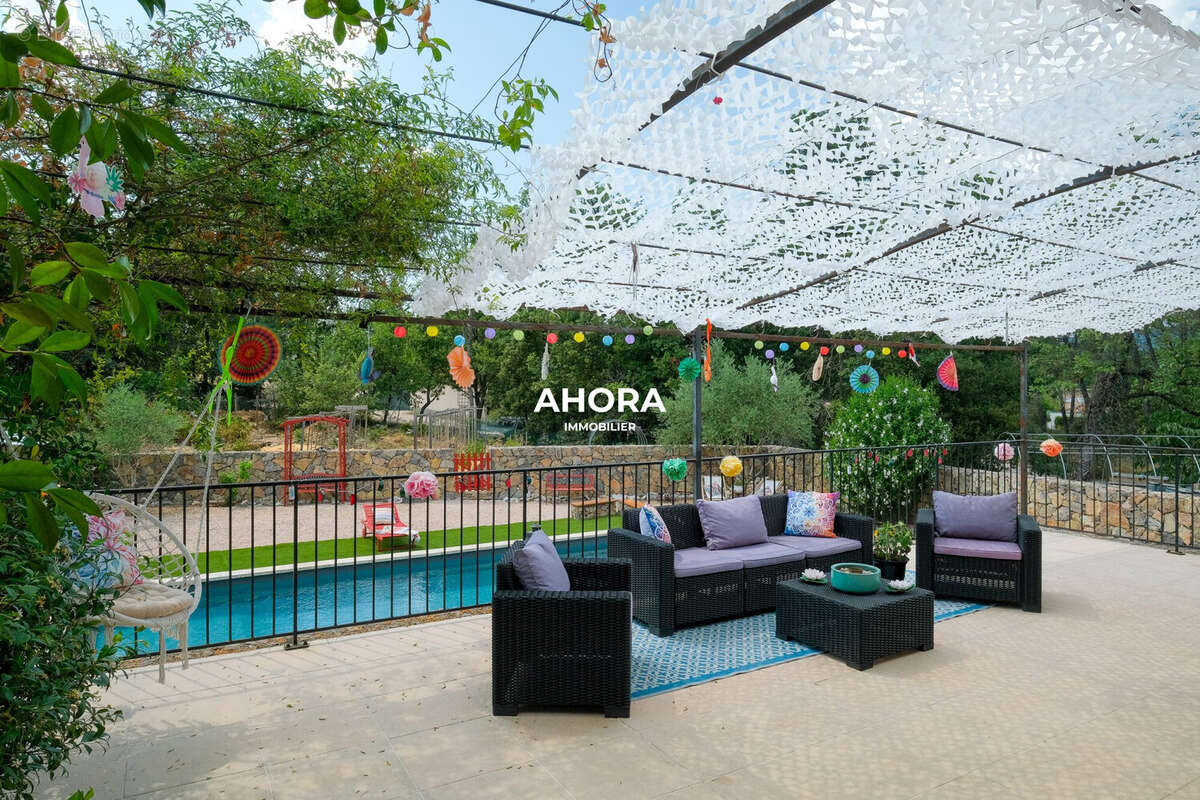 Maison à NANS-LES-PINS