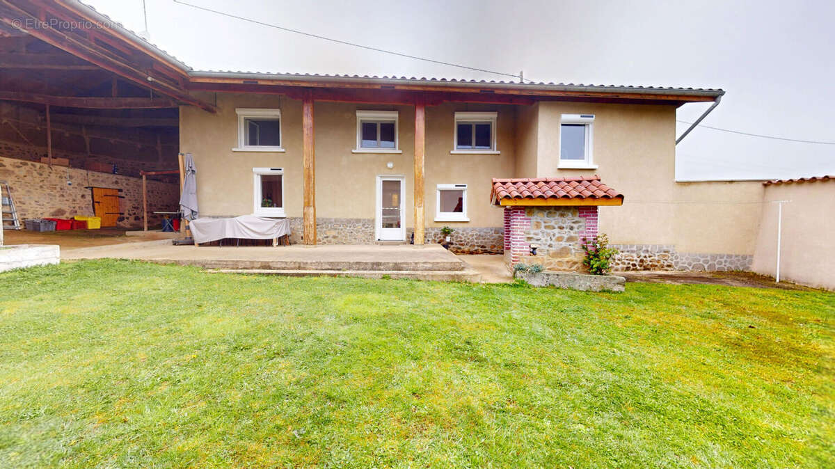 Maison à VIRIGNEUX