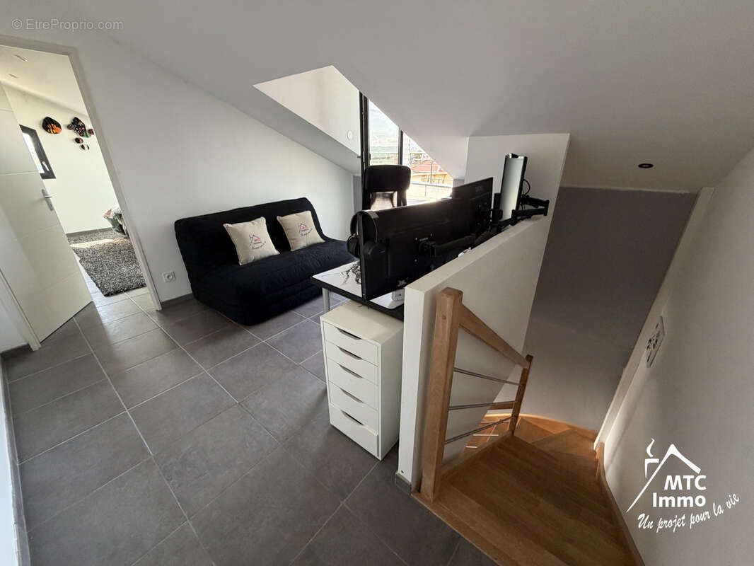 Appartement à MEYZIEU
