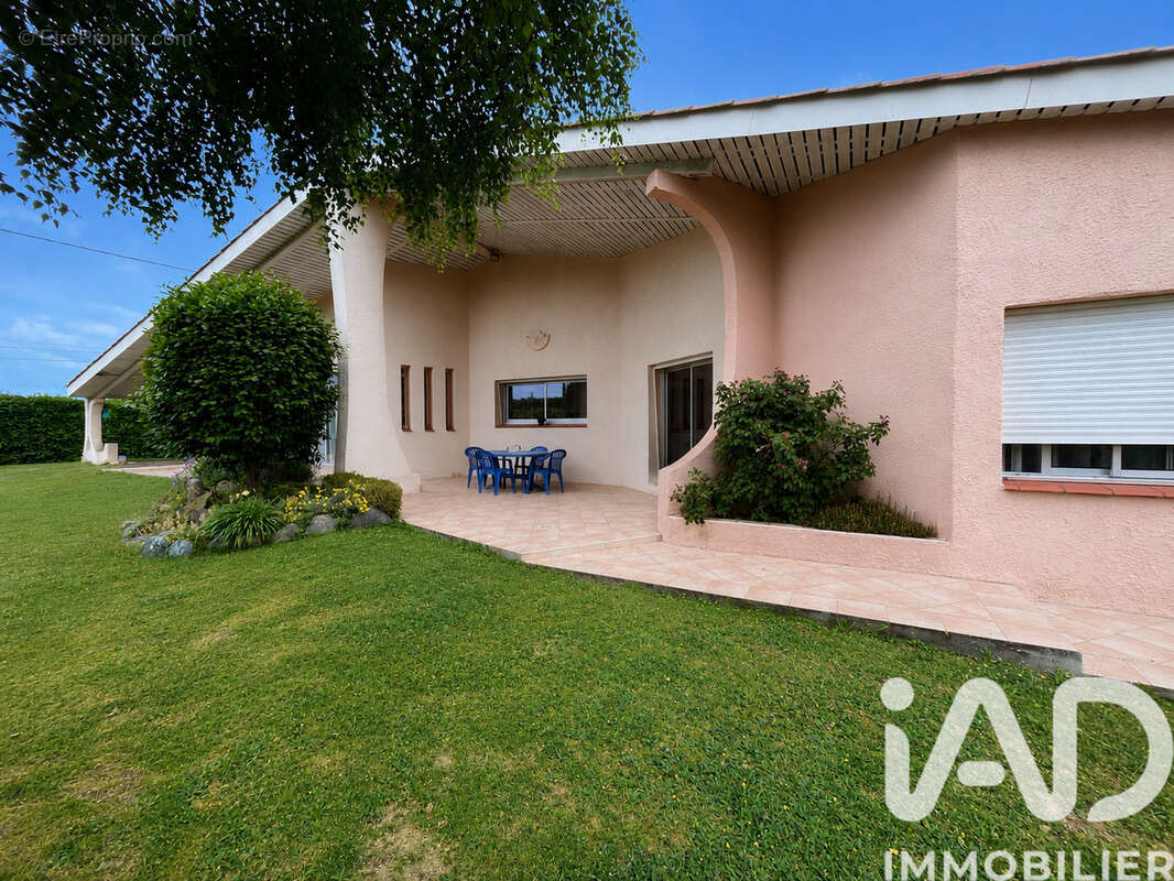 Maison 130 m² à Lannemezan  - photo 2