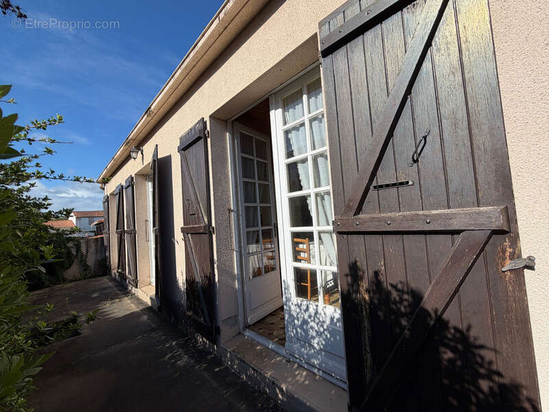 Maison à LES MAGNILS-REIGNIERS