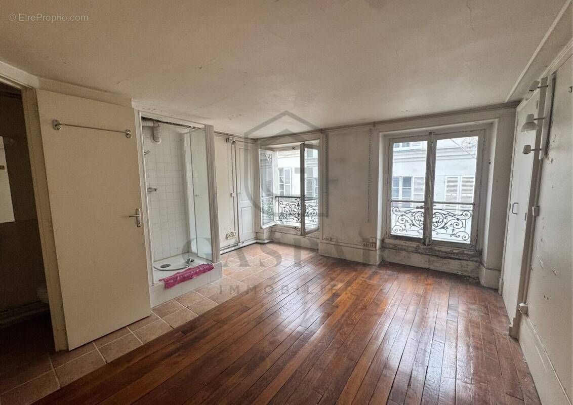 Appartement à PARIS-7E