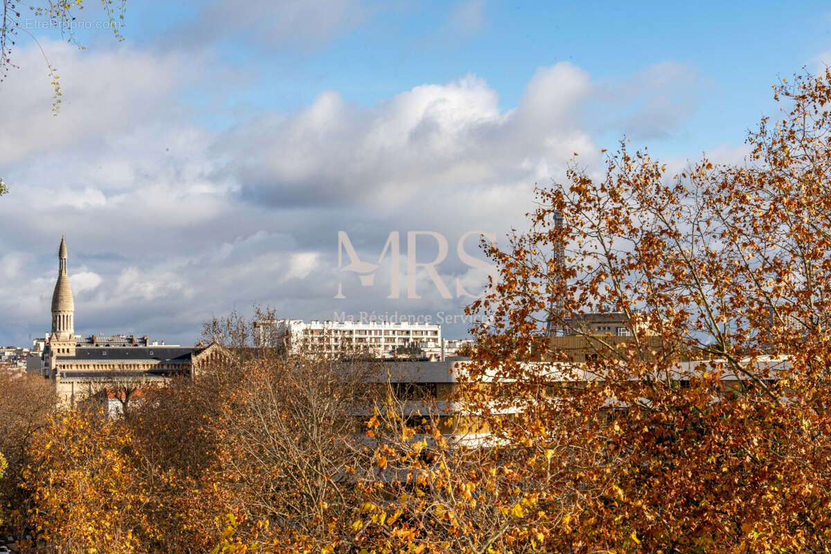 Appartement à PARIS-16E