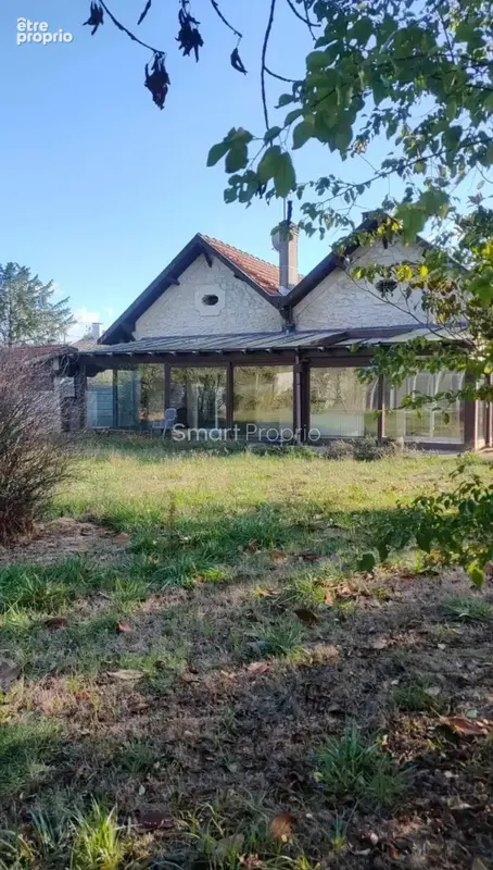 Grande maison en pierre de 208 m2 à Saint-Yzan-de-Soudiac   idéal famille ! - photo 2