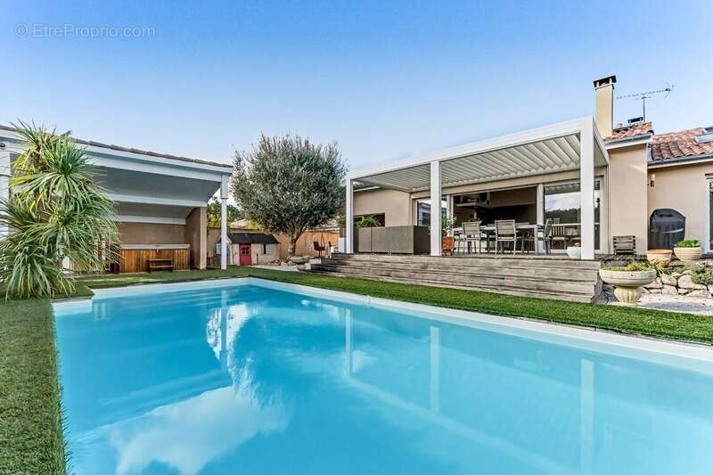 Maison à BRUGUIERES