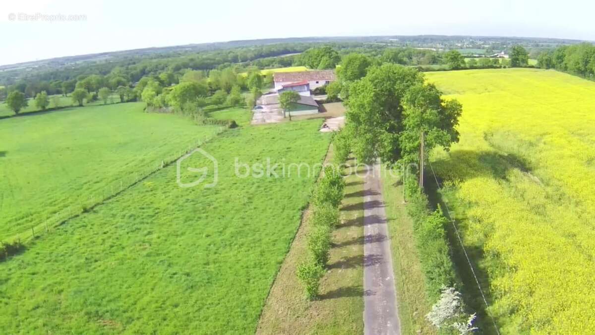 Longère en pierres  de PLAIN-PIED, avec dépendances – 3 hectares – Idéale grande famille, exploitation agricole, artisan, projet - photo 3