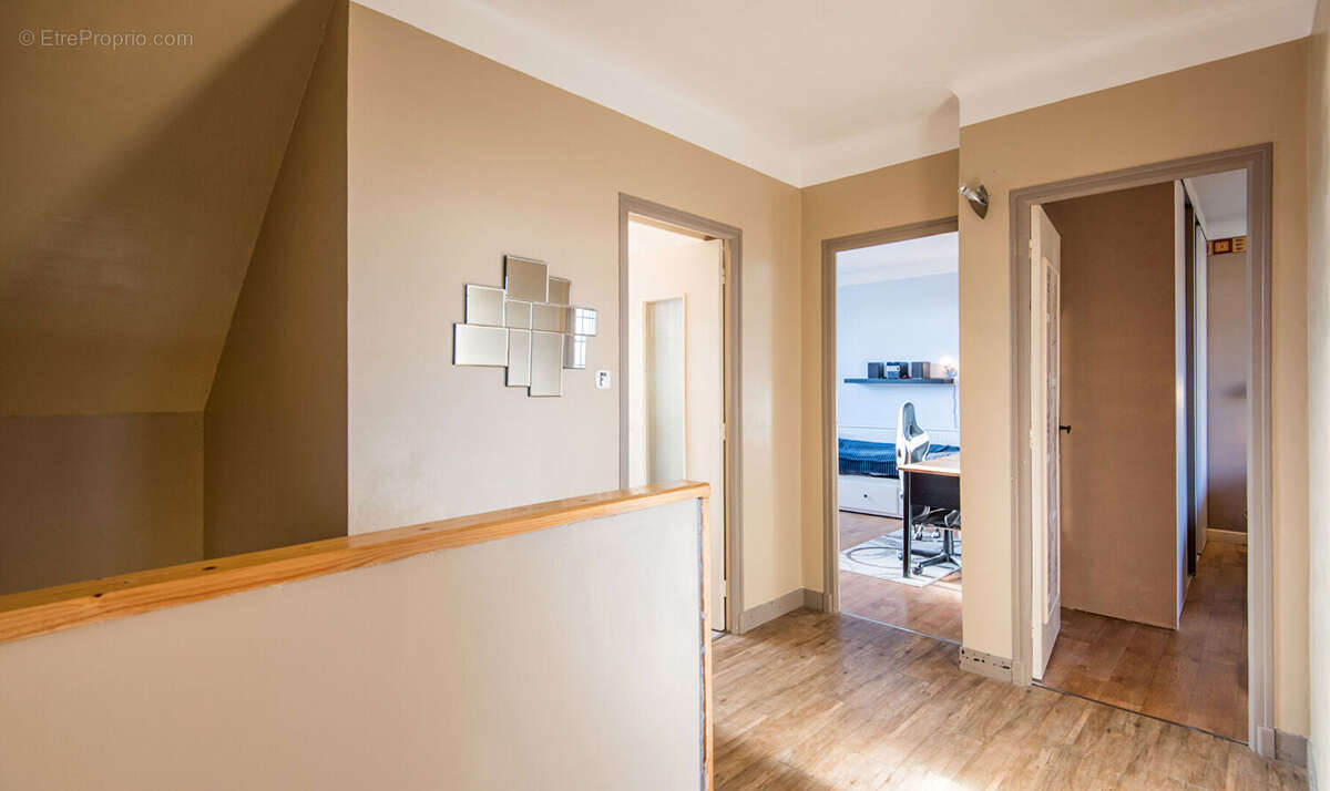 Maison à ONET-LE-CHATEAU