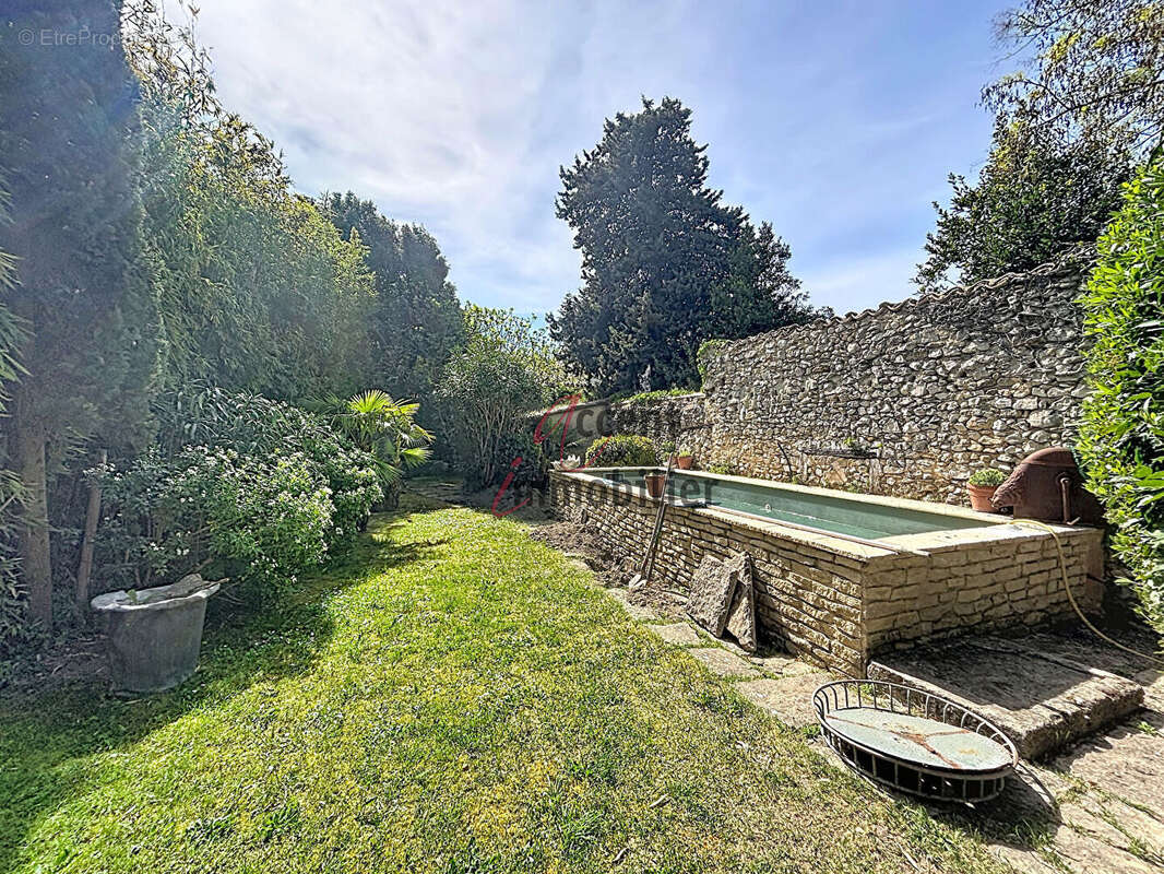 Maison à ROBION