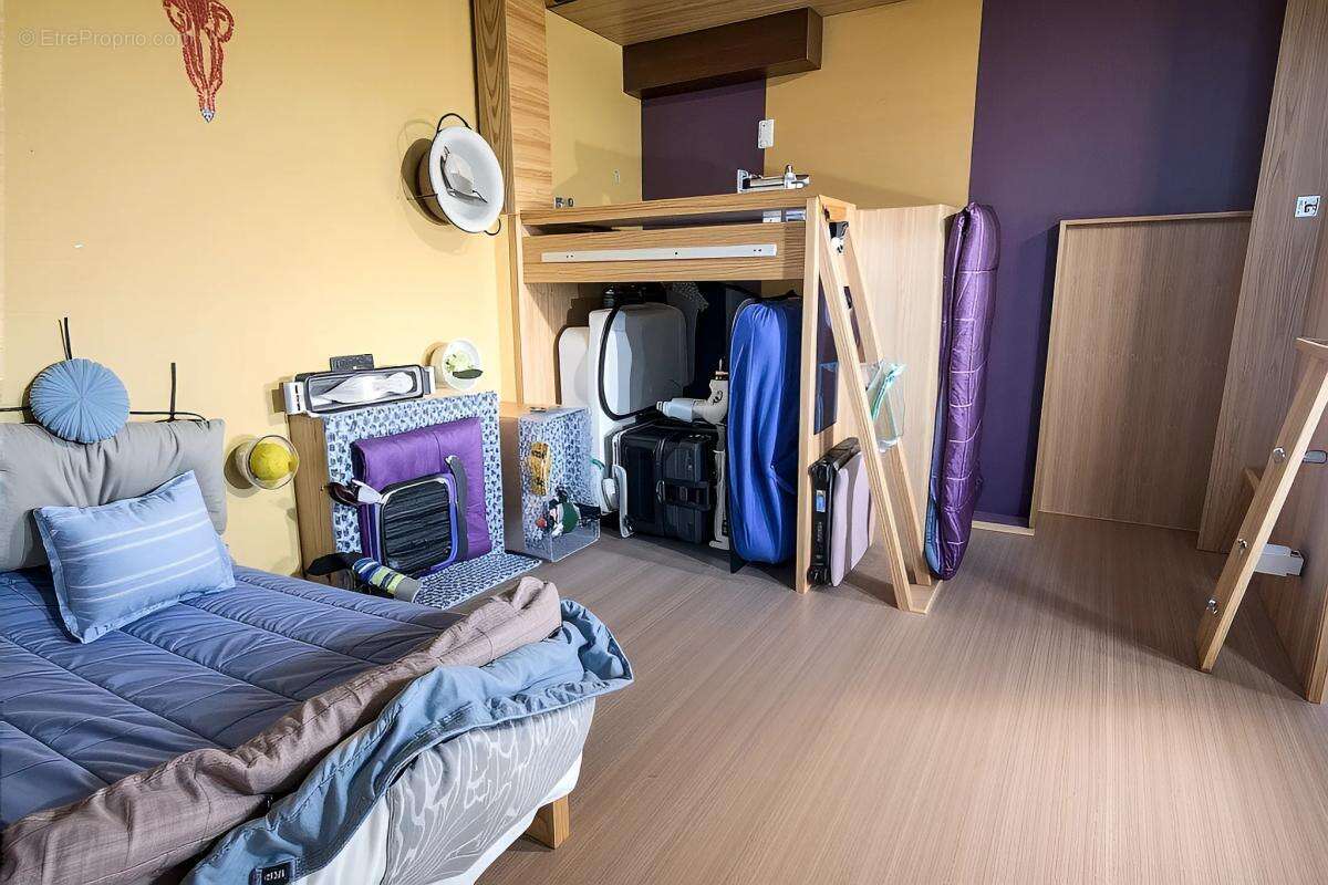 Maison à CHAMPAGNE-LES-MARAIS