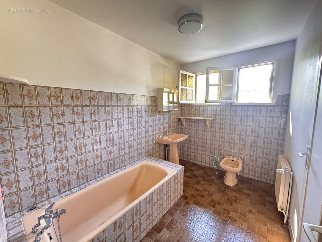 Maison à MONCEAUX-SUR-DORDOGNE