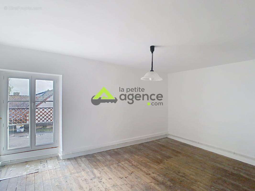 Maison à CHENERAILLES