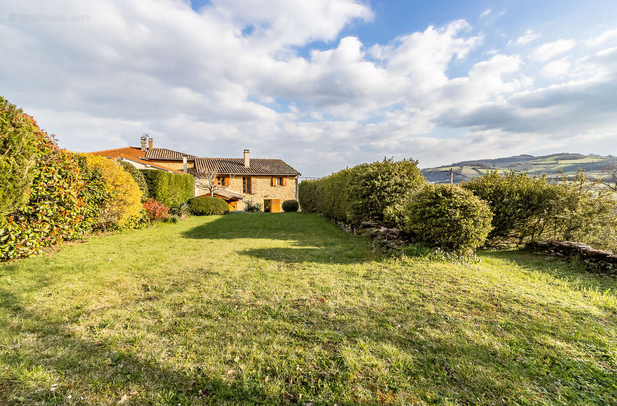 Maison à VILLE-SUR-JARNIOUX