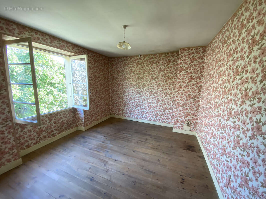 Maison à VIC-FEZENSAC