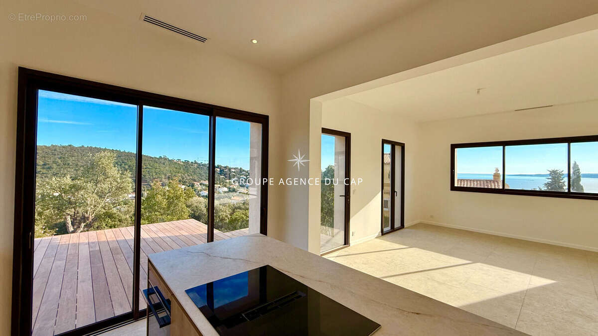 Maison à LES ISSAMBRES