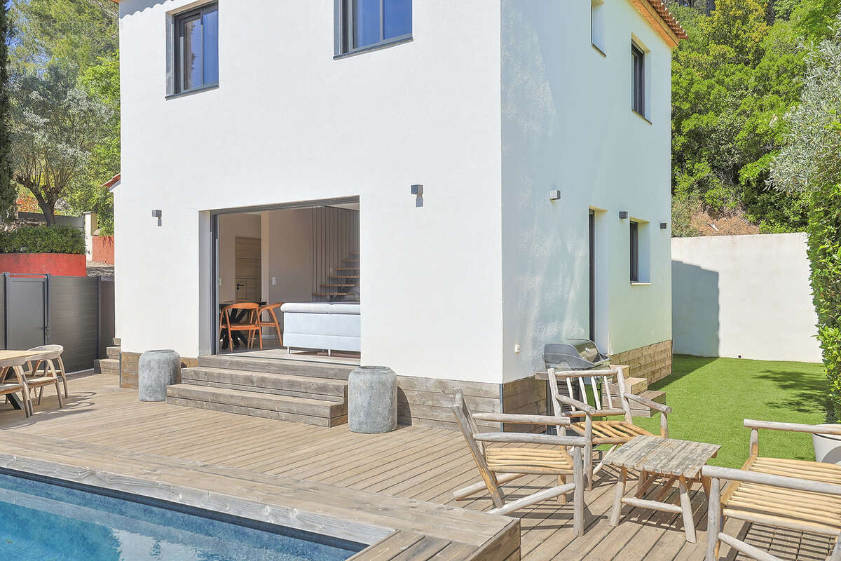 Maison à SOLLIES-PONT