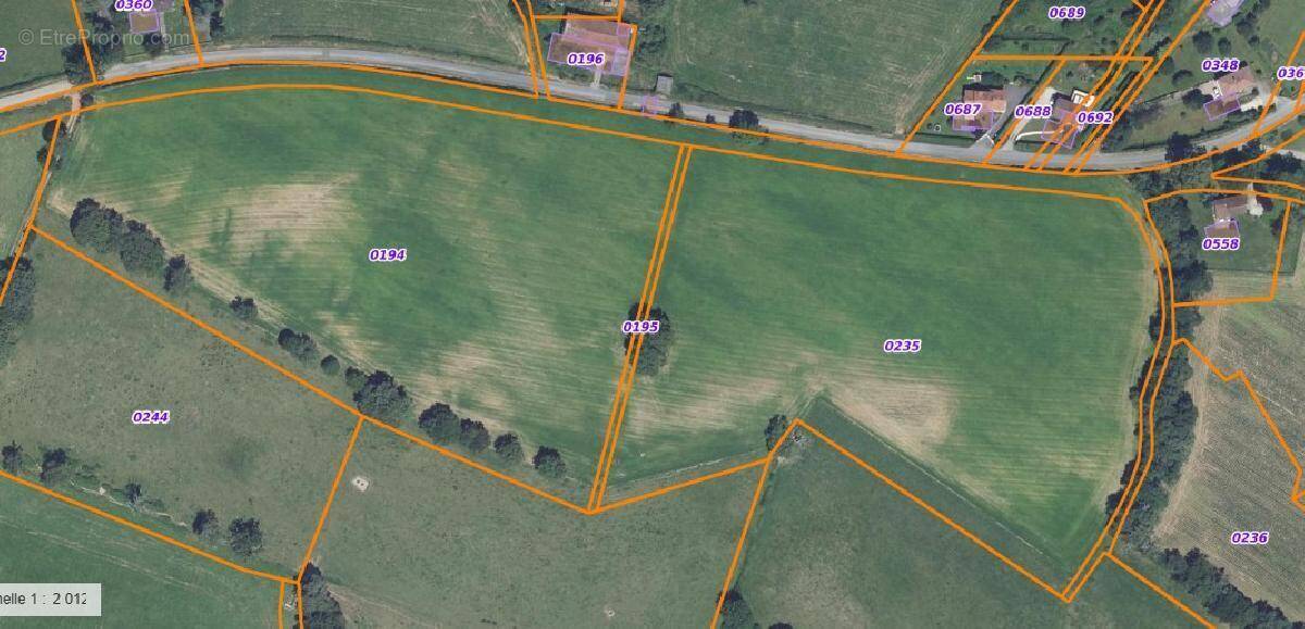 Terrain à SAINT-MARTIN-LE-VIEUX