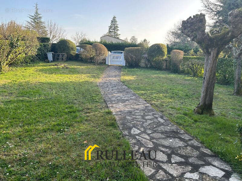 Maison à CUBZAC-LES-PONTS