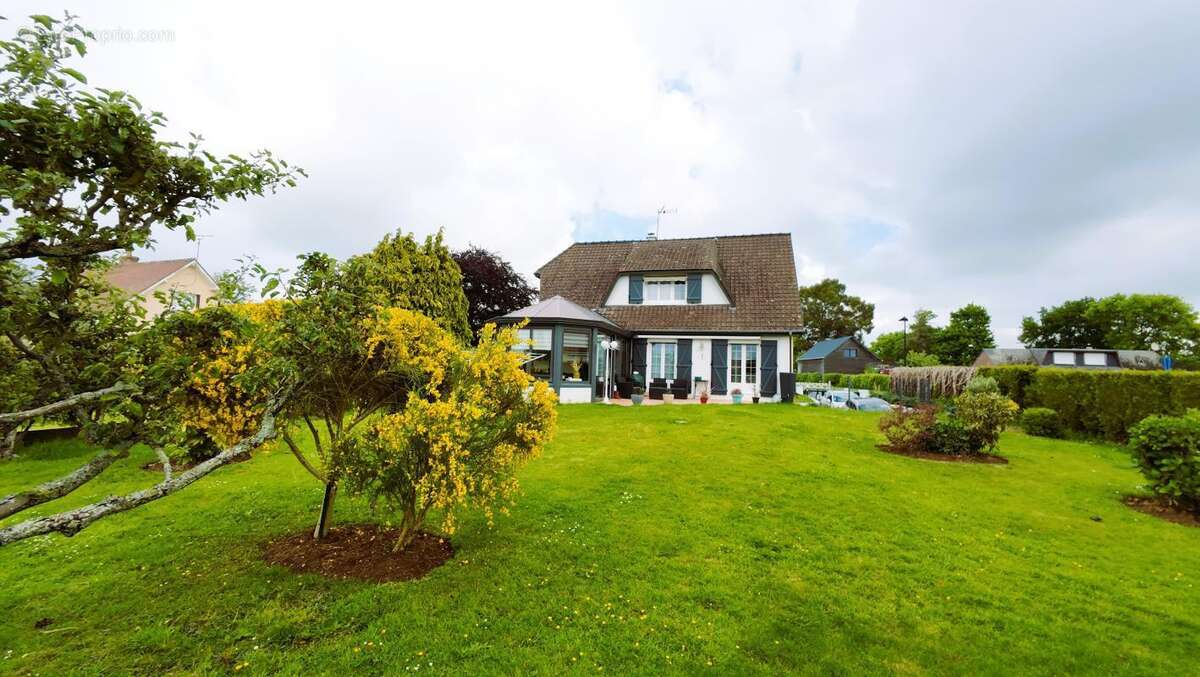 Maison à AVREMESNIL