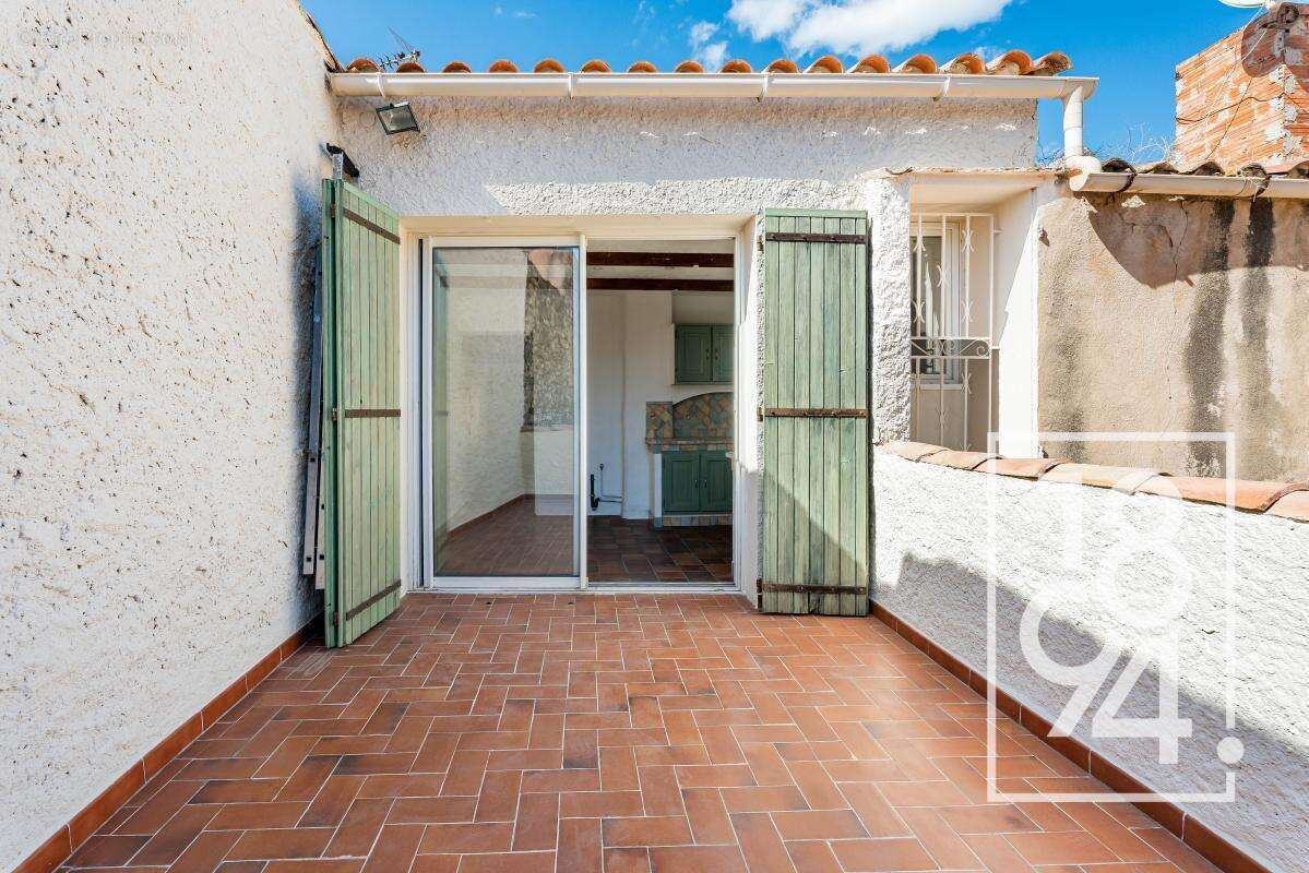 Appartement à CEYRESTE