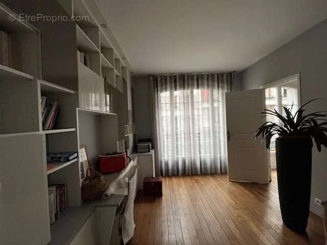Appartement à MONTROUGE