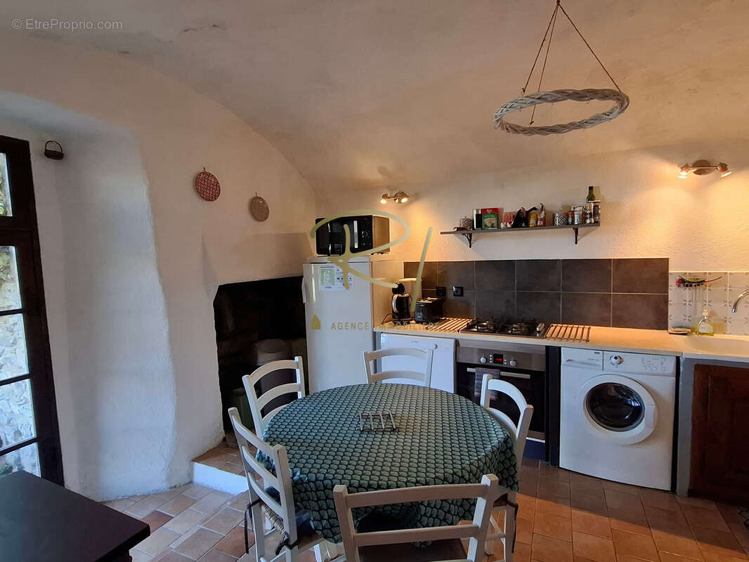 A Vendre - Maison de caractère en pierre proche des Vans - photo 11