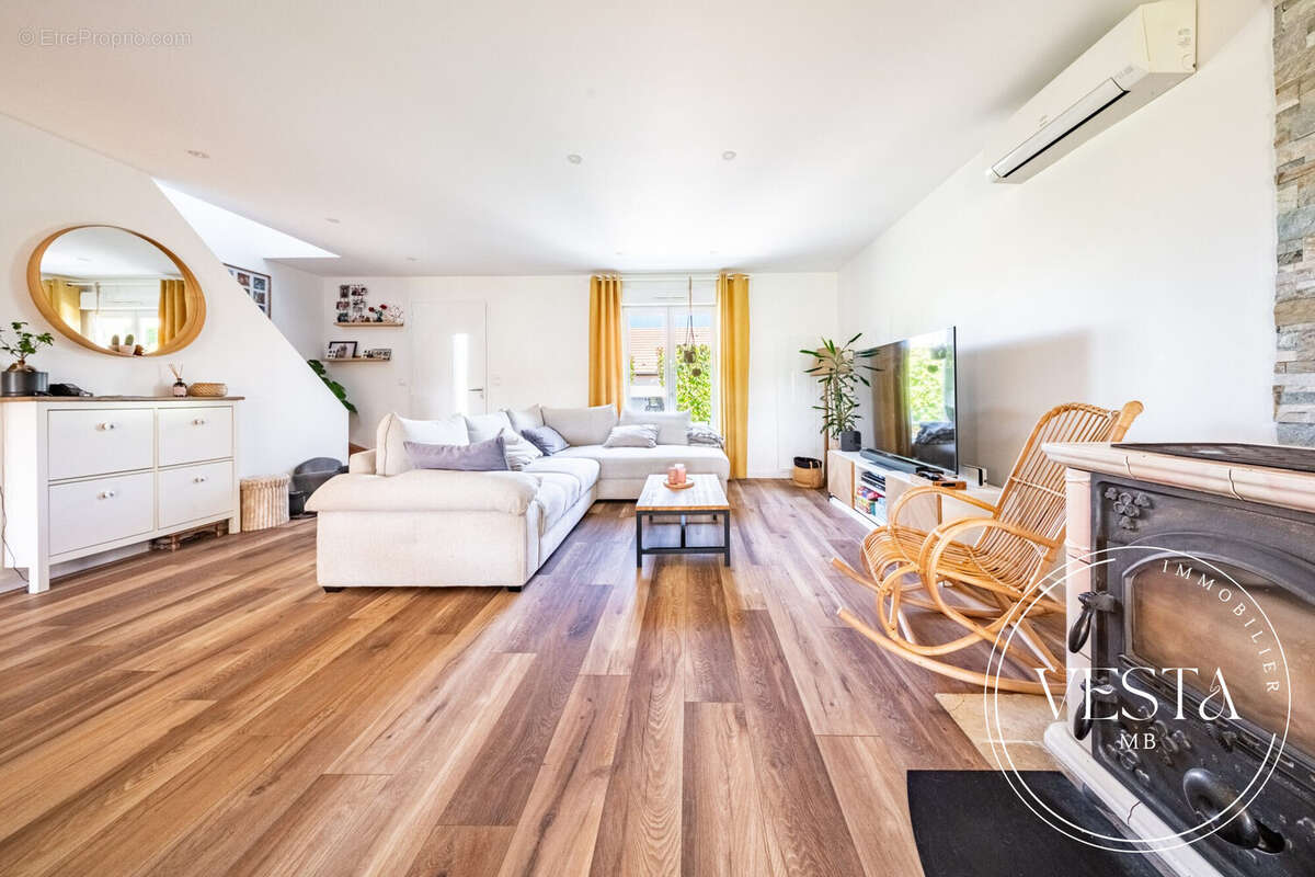 Maison 168 m² à Longchamp  - photo 4