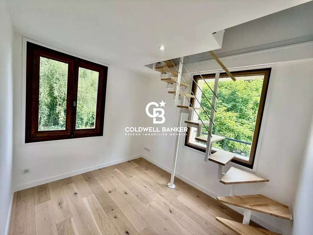 Maison à PREVESSIN-MOENS