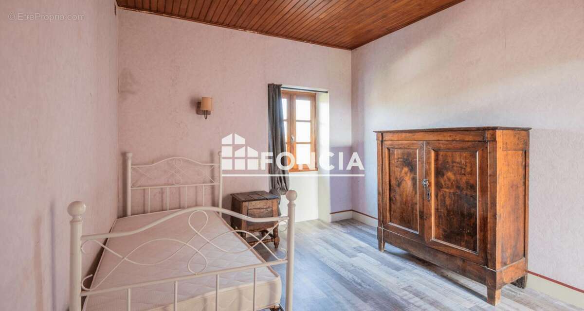 Maison à DECAZEVILLE