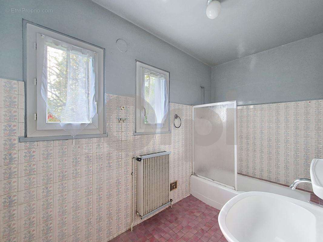 Maison à TERRASSON-LAVILLEDIEU