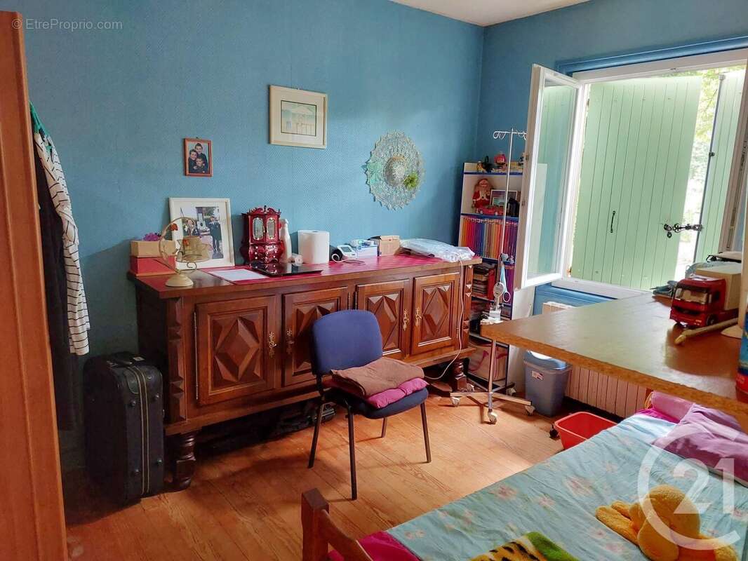 Maison à LES PEINTURES