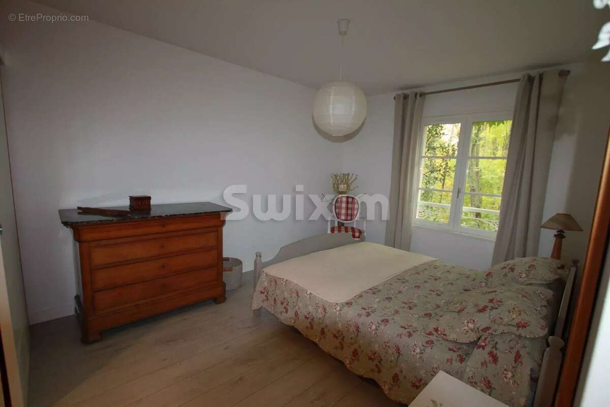 Maison à SAINT-CYR-SUR-LE-RHONE