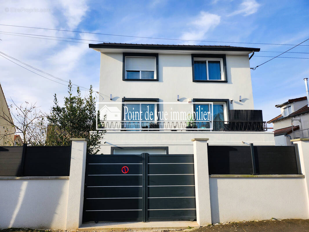 Maison à SAVIGNY-SUR-ORGE